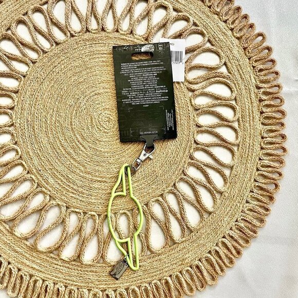 NWT Disney Parks Star Wars Mandalorian Child Metal Keychain Green - Picture 5 of 5